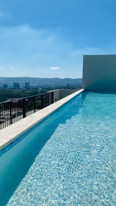 Entire Beautiful Condo With Rooftop Pool And Gym San Salvador Zewnętrze zdjęcie
