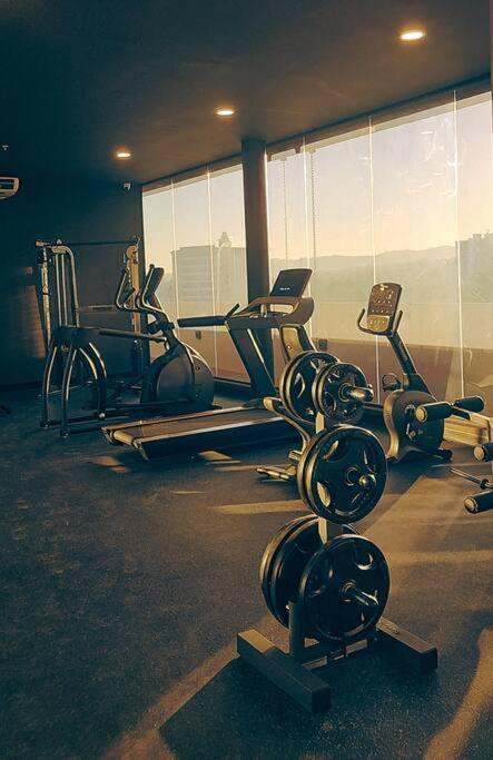 Entire Beautiful Condo With Rooftop Pool And Gym San Salvador Zewnętrze zdjęcie